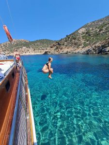 amanda-cruises