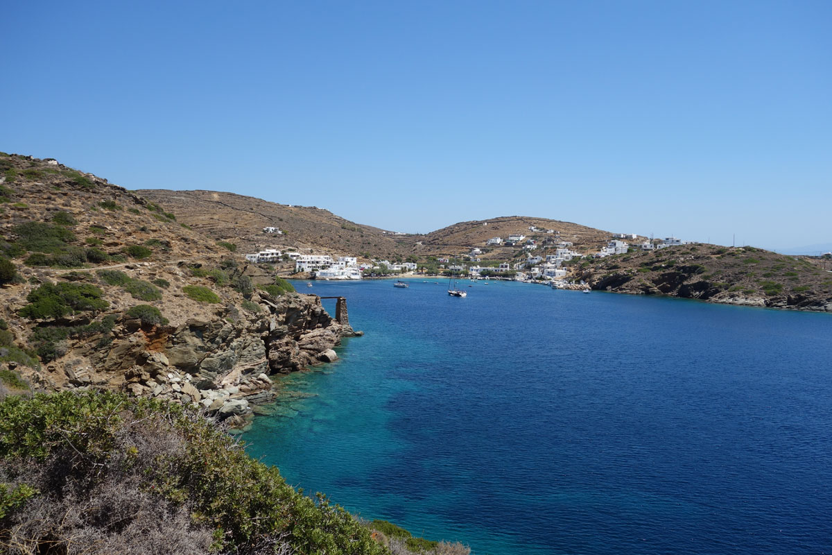 Walking from Apokofto to Glifo, in Sifnos